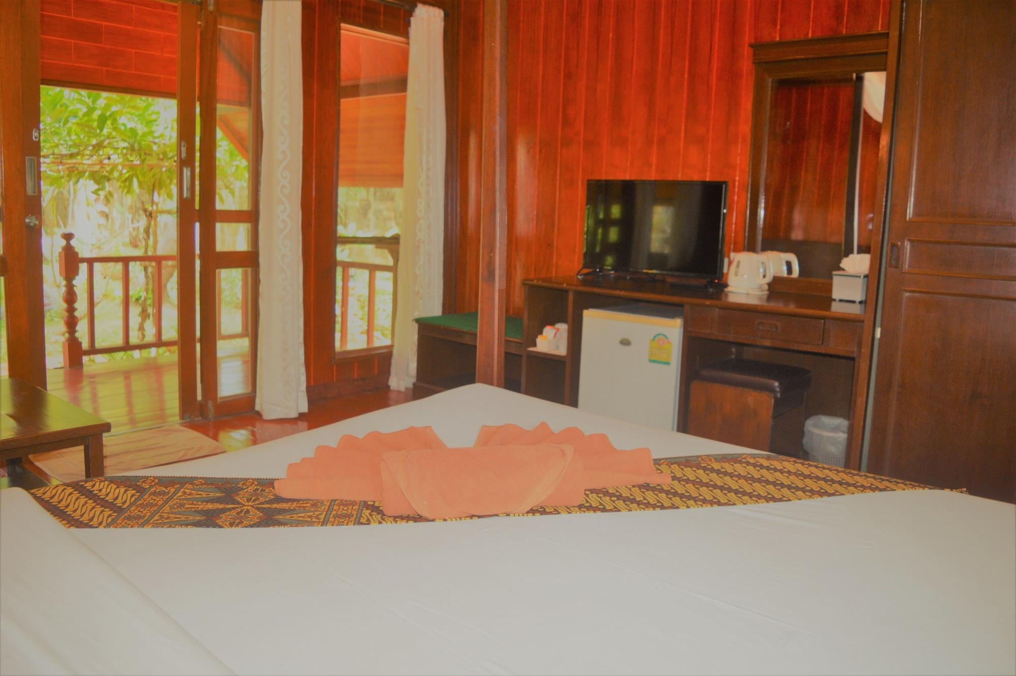Sayang Beach Resort Koh Lanta Exterior photo