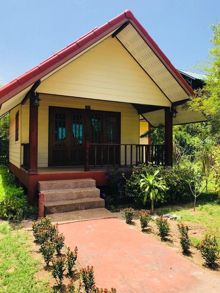 Sayang Beach Resort Koh Lanta Exterior photo