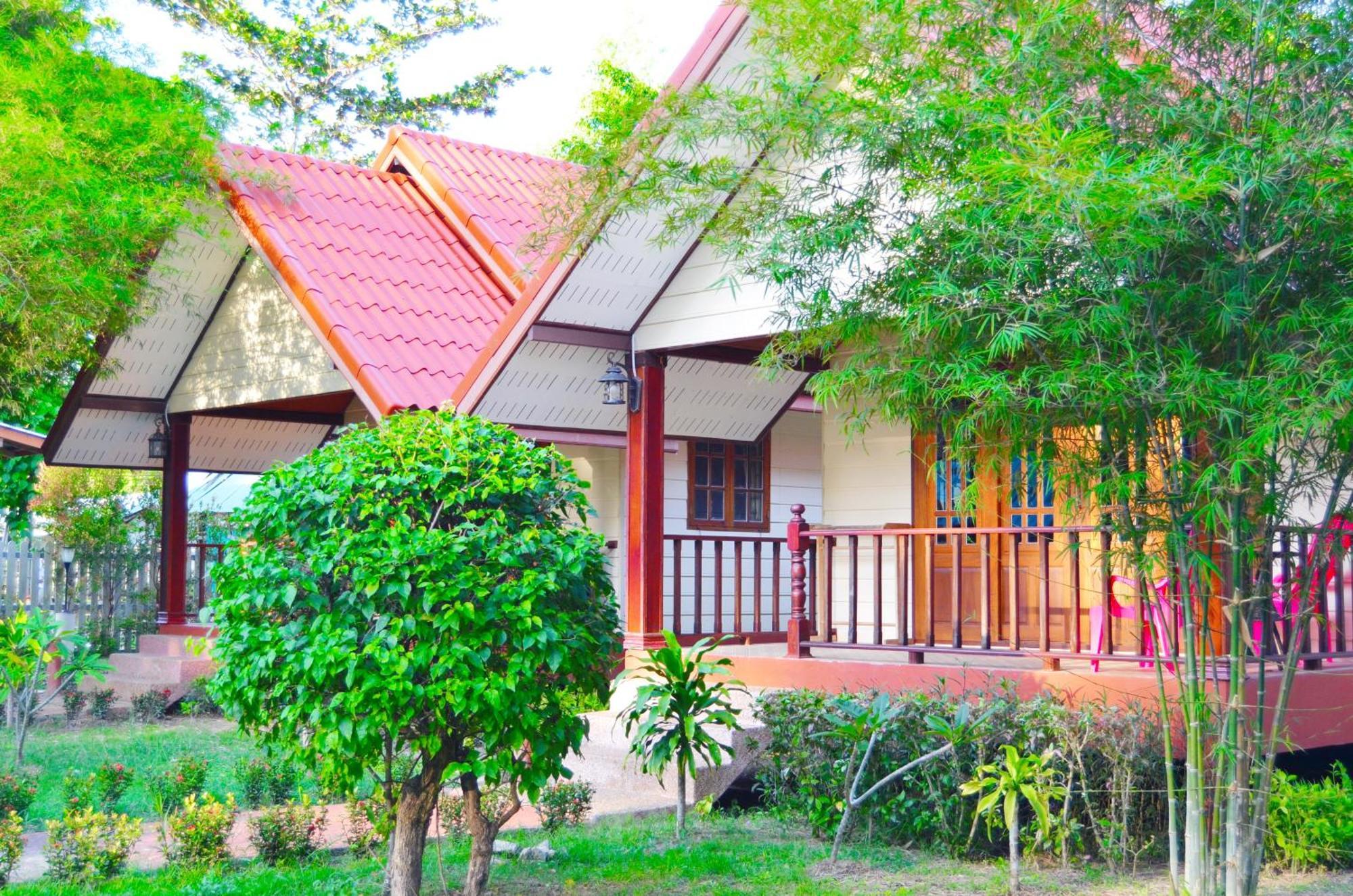 Sayang Beach Resort Koh Lanta Exterior photo