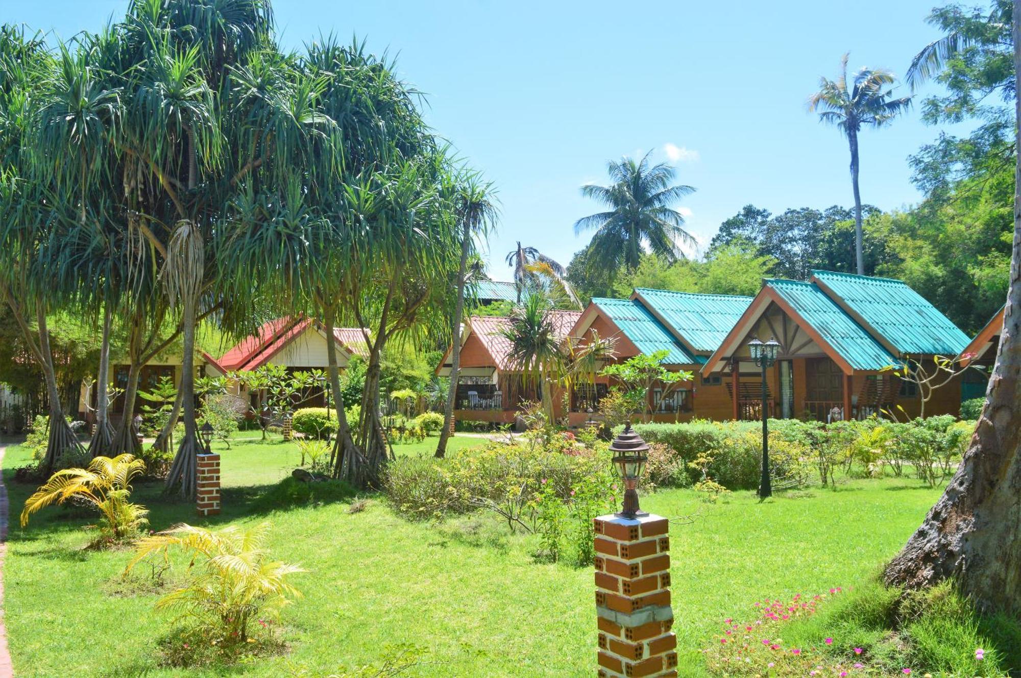 Sayang Beach Resort Koh Lanta Exterior photo