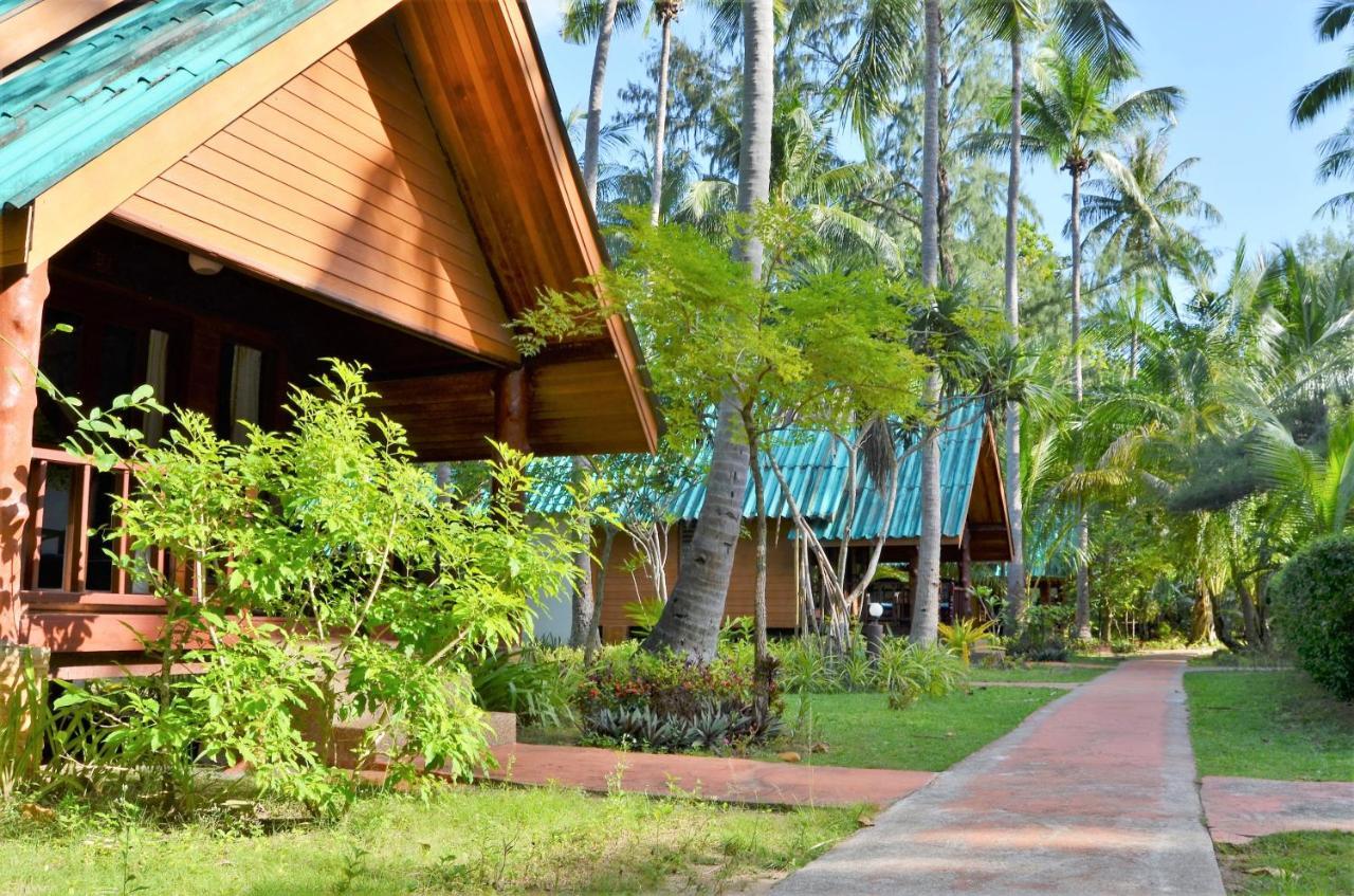 Sayang Beach Resort Koh Lanta Exterior photo