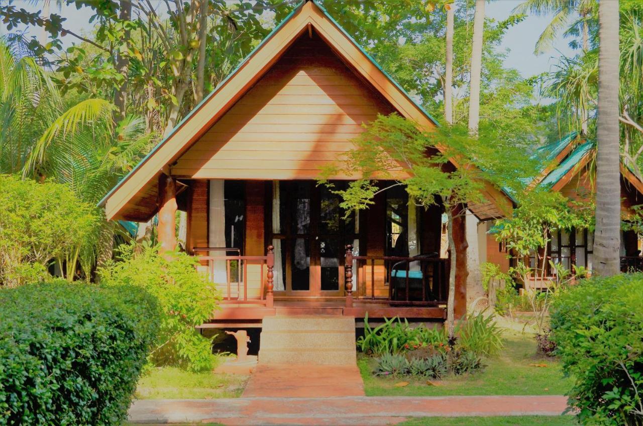 Sayang Beach Resort Koh Lanta Exterior photo